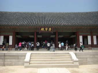 �i���{2